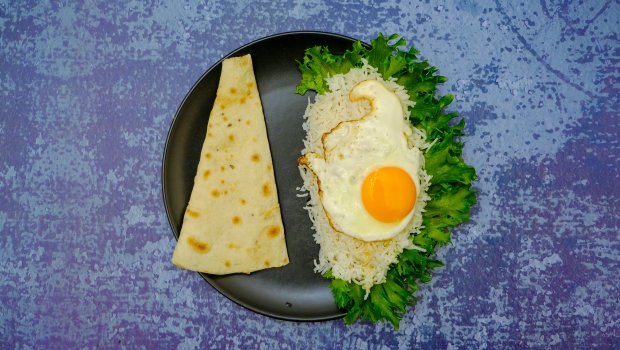 Stekt egg med ris